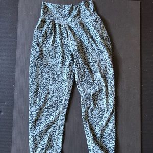 Athleta salutation jogger- size XS